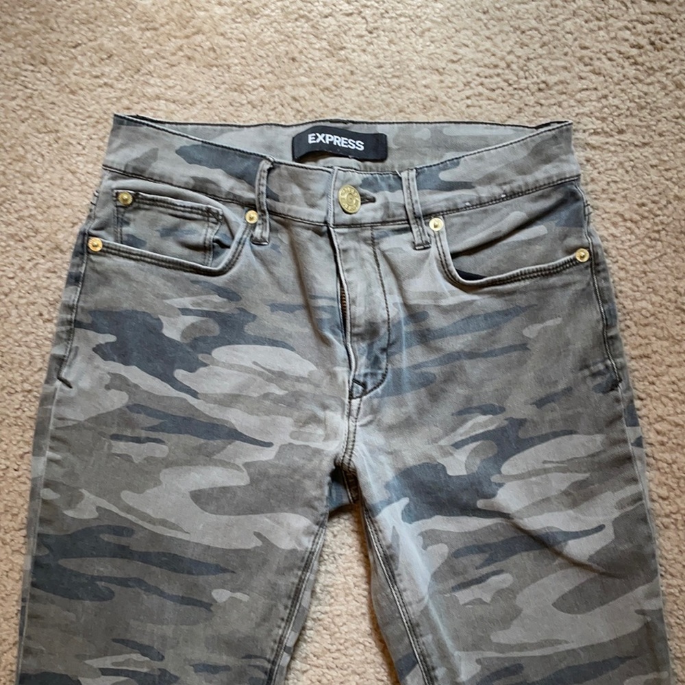 EXPRESS camo jeans size 4L